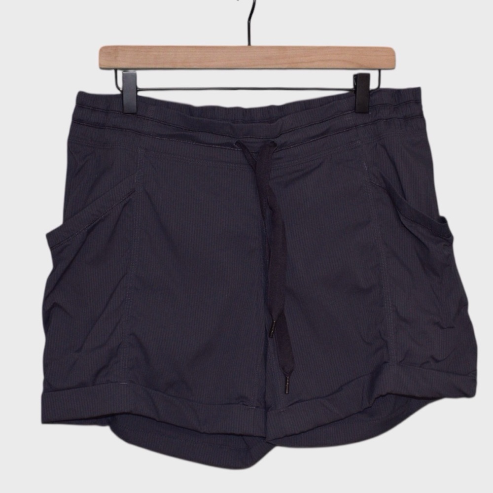 Lululemon Drawstring Cuffed Hem Athletic Shorts - image 1